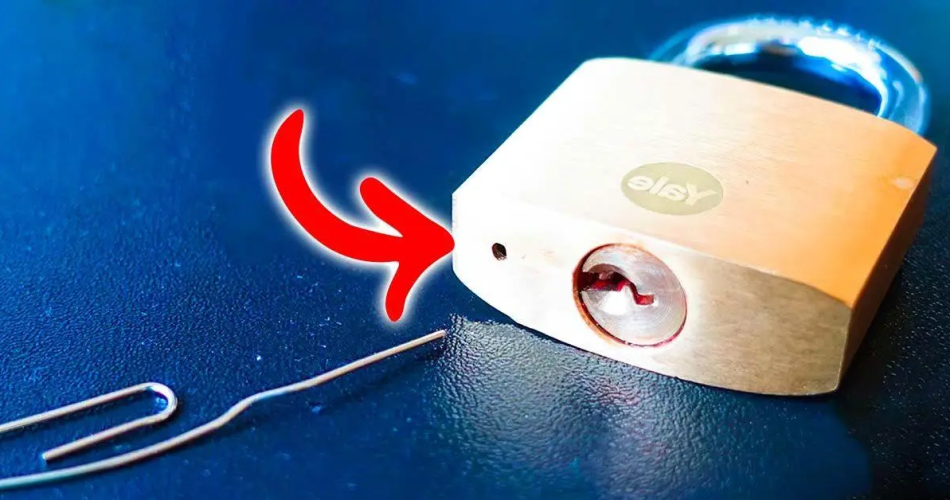 Wozu dient das kleine Loch in den Schlössern eigentlich? Es hat eine wichtige Funktion