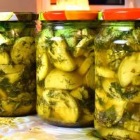 Zucchini mögen Pilze (für den Winter). Voller Geschmack!