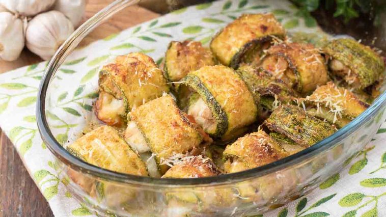 Zucchiniröllchen mit Mozzarella und Thunfisch: ein Gericht voller Geschmack und unwiderstehlich