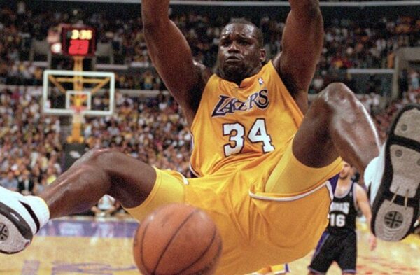 Woman runs into Shaquille O’Neal at Best Buy, what he does next is something she never expected