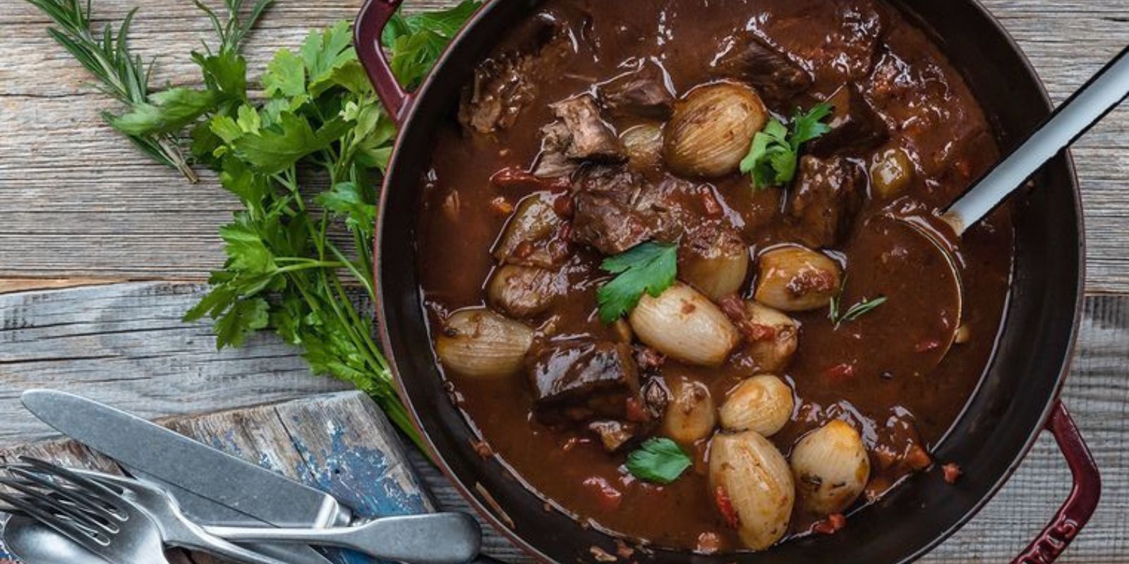 “Berühmtes Gulasch: Ein Klassiker der herzhaften Genüsse”