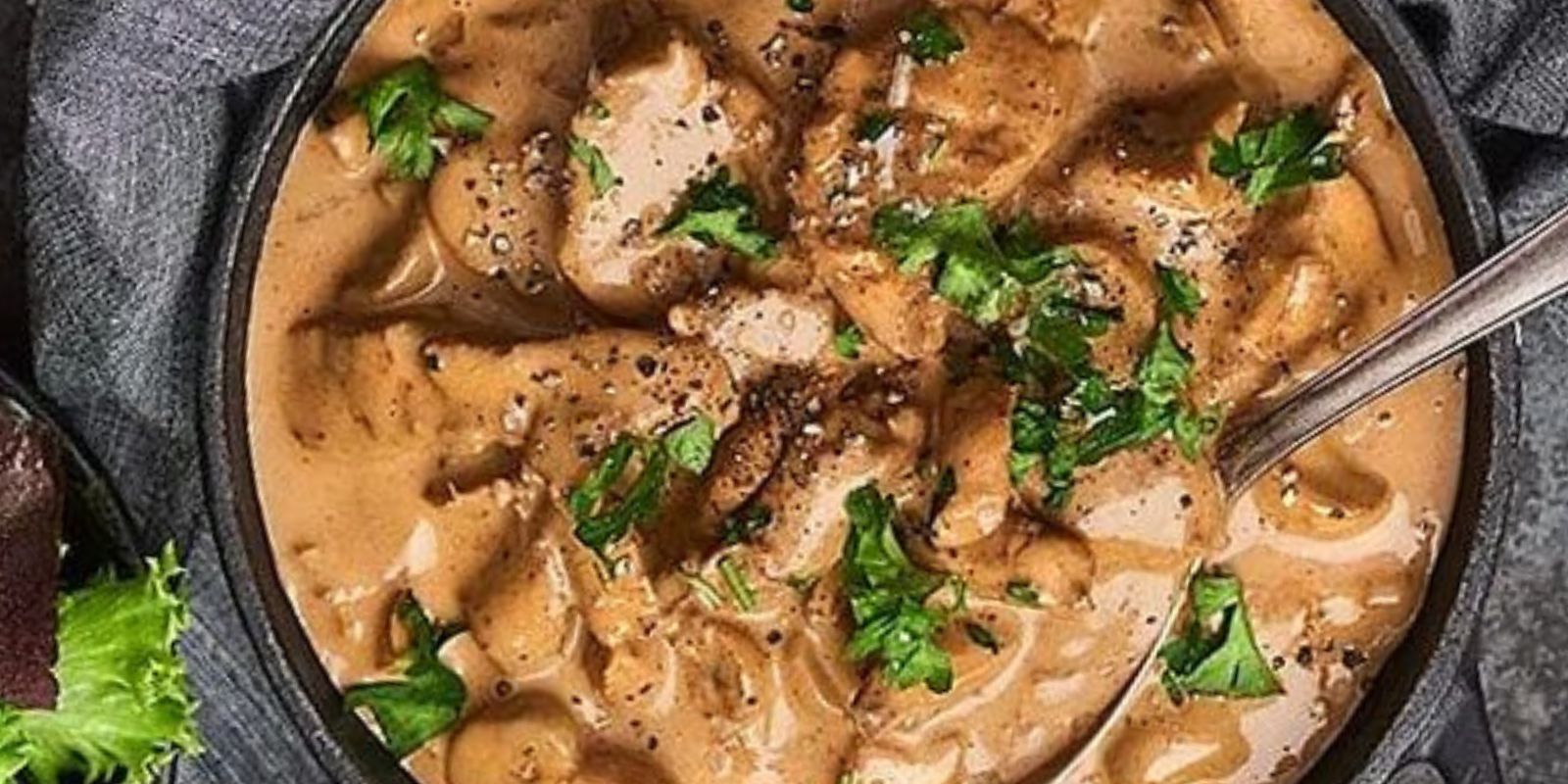 “Genussvoller Klassiker: Schnitzelstreifen in Senf-Sahnesoße”