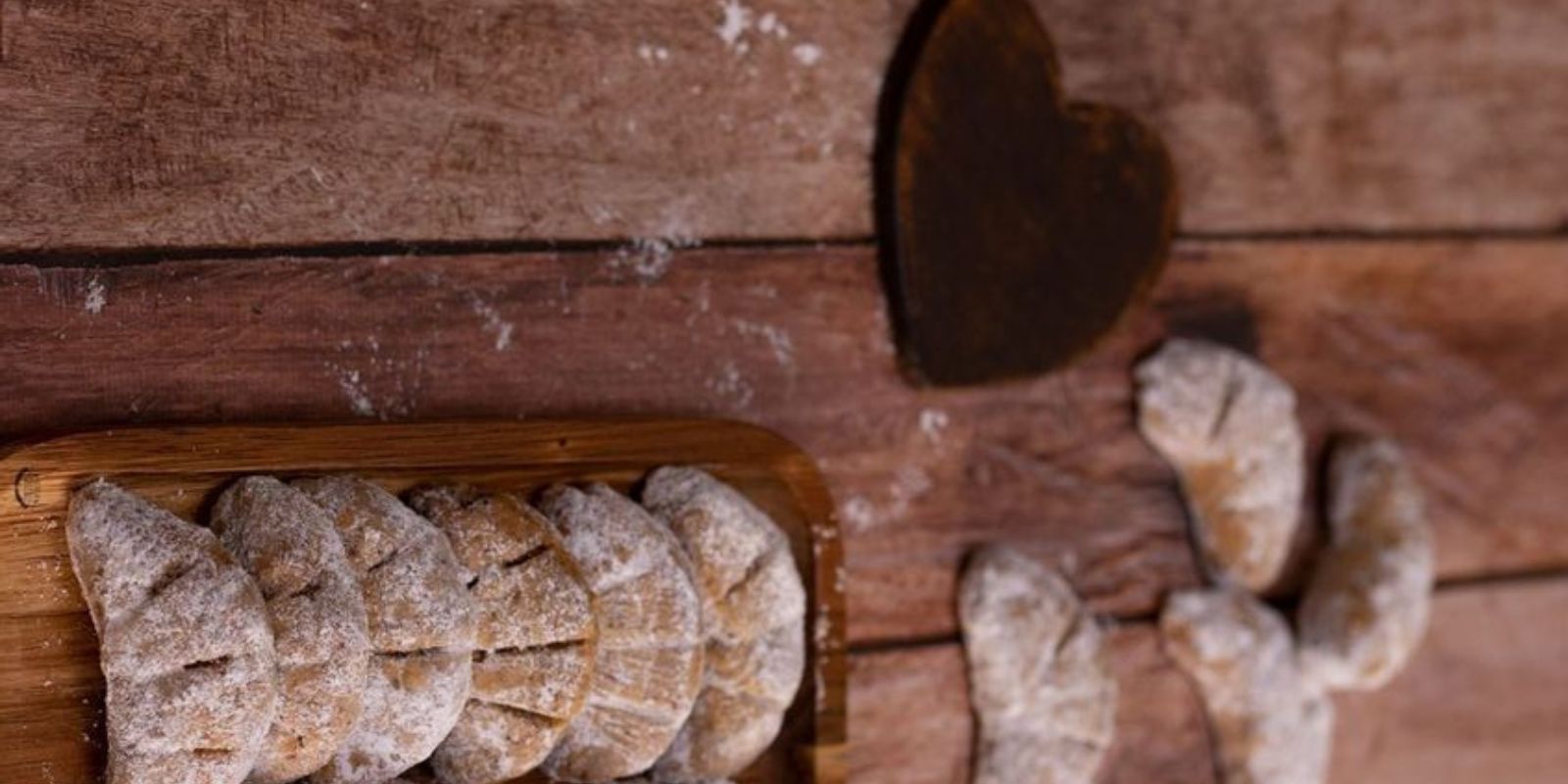 “Köstliche Verführung: Haselnuss-Hörnchen im Detail”