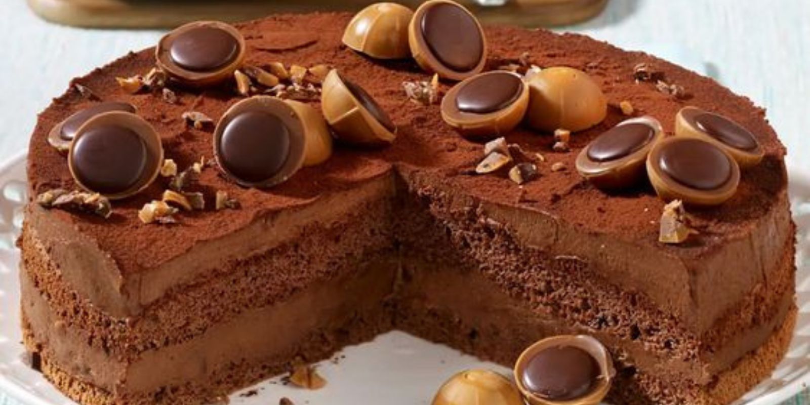 “Süße Verführung: Toffifee-Torte für Genießer”