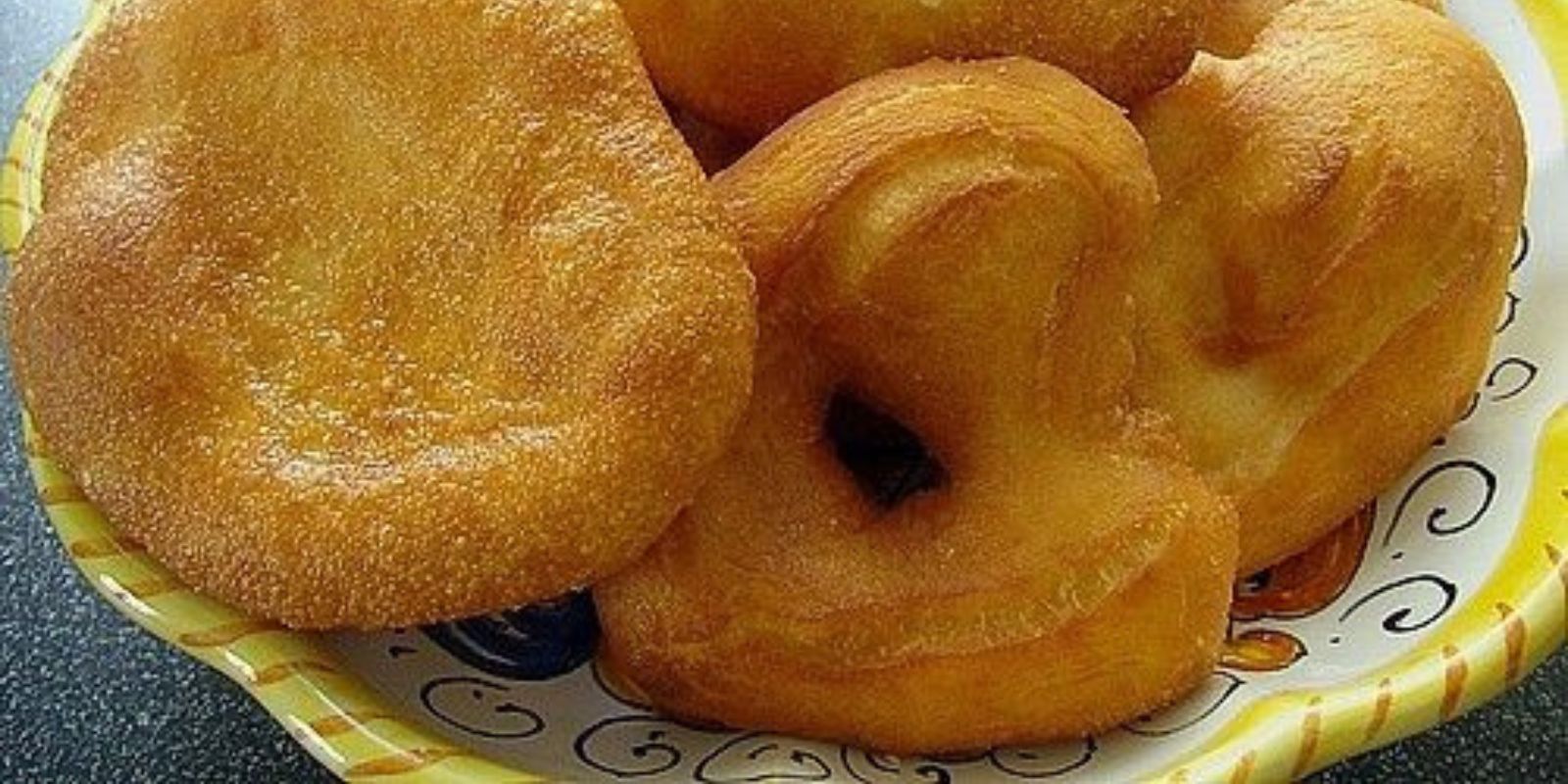 “Ungarischer Langos: Eine Kulinarische Reise durch den Geschmack Ungarns”