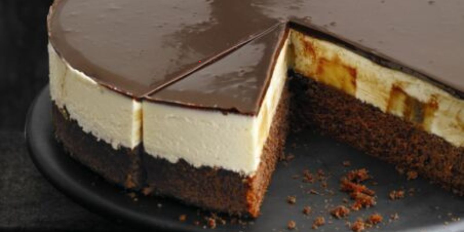 “Wie bereitet man ein cremiges und köstliches Dessert mit drei Schichten zu?”