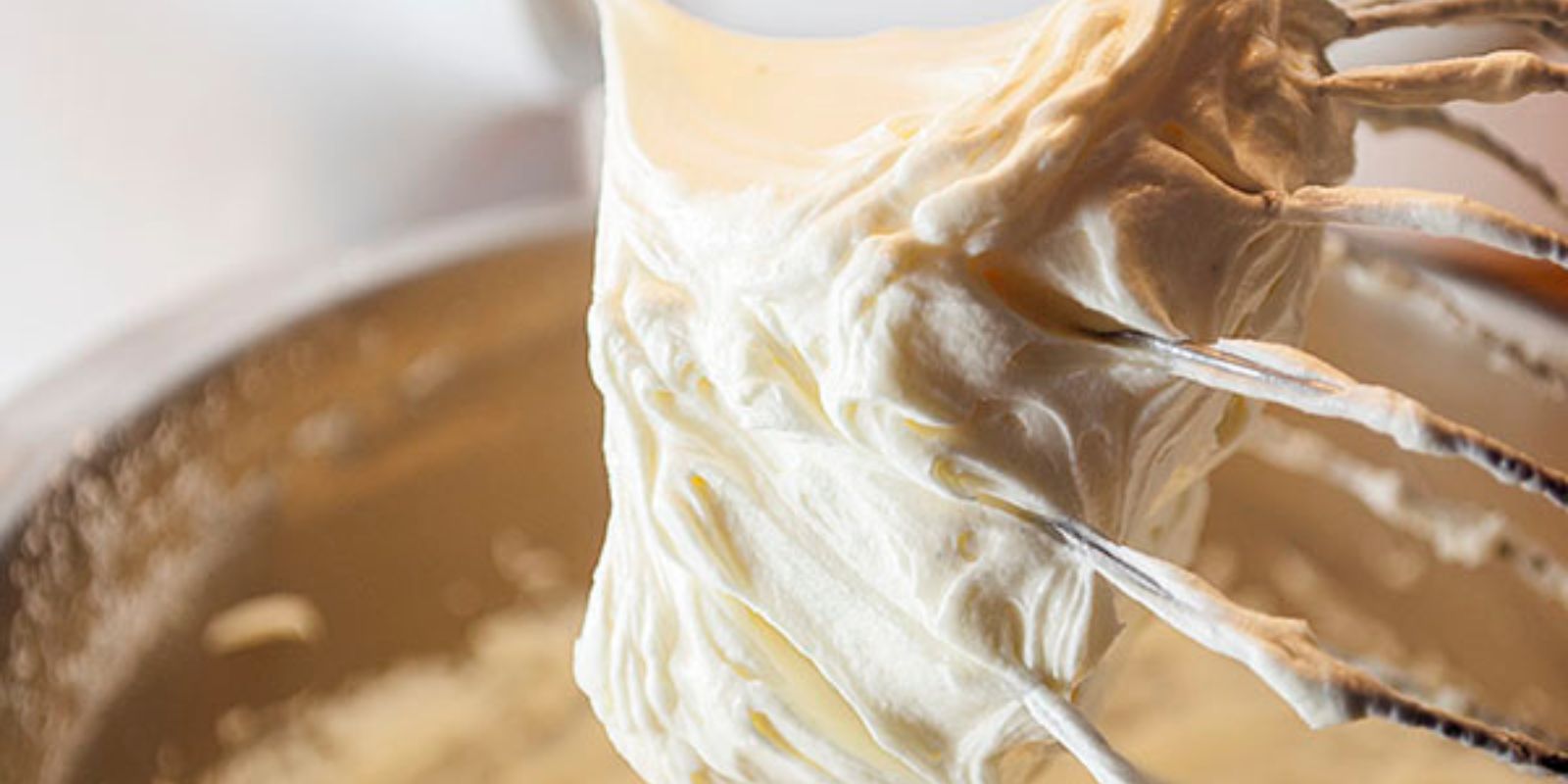 AMERIKANISCHE BUTTERCREME MIT VANILLEPUDDING