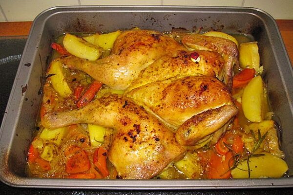 ARABISCHES ZITRONEN – KNOBLAUCH HUHN MIT KARTOFFELN UND ZWIEBELN