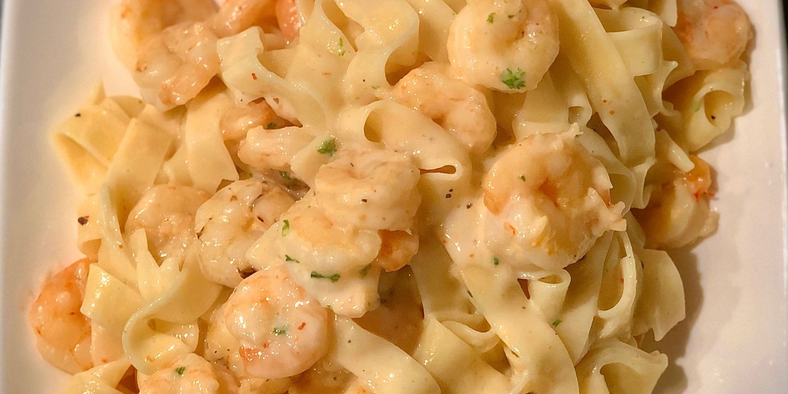 Alfredo-Nudeln mit Garnelen