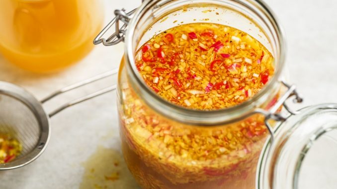 Antibiotikum : Mit Apfelessig, Ingwer, Kurkuma, Knoblauch, Meerrettich und Blütenhönig – Selbst hergestellt Februar 19, 2023 BesteEssen Uncategorized 0