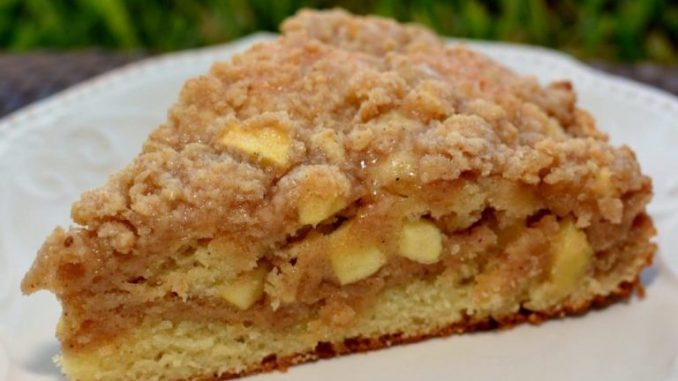 Apfel-Blechkuchen mit Zimt-Streuseln