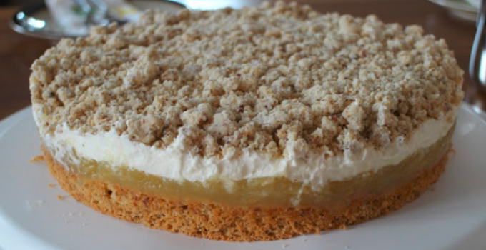 Apfeltorte mit Haselnuss-Streusel