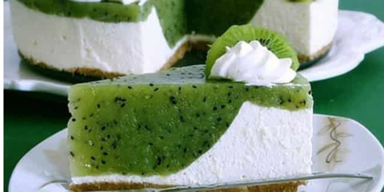 BUTTERKEKS KIWI TORTE MIT FRISCHKÄSE, OHNE BACKEN !