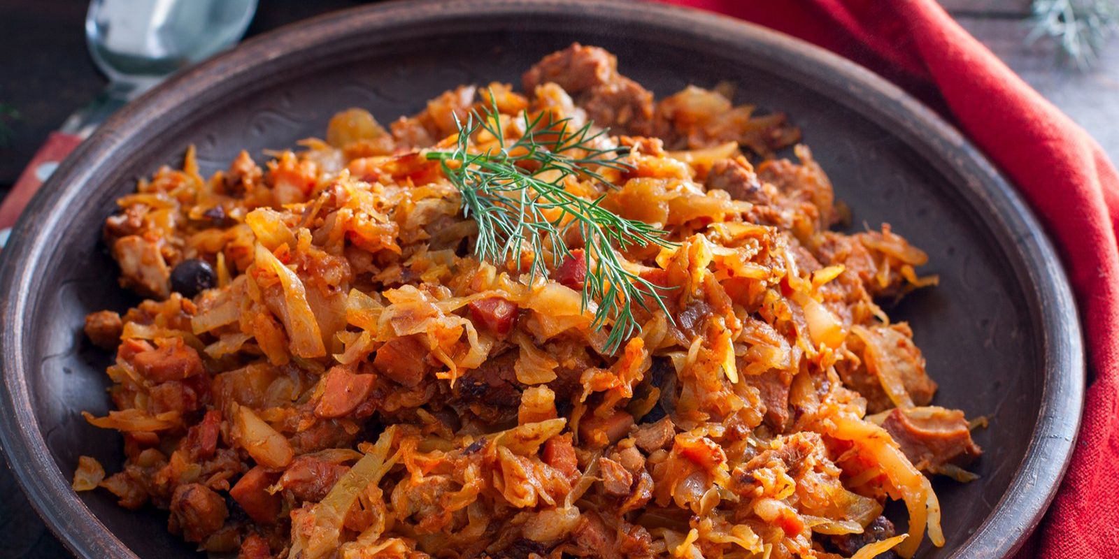 Bigos – Das Polnische Nationalgericht mit Sauerkraut und Fleisch