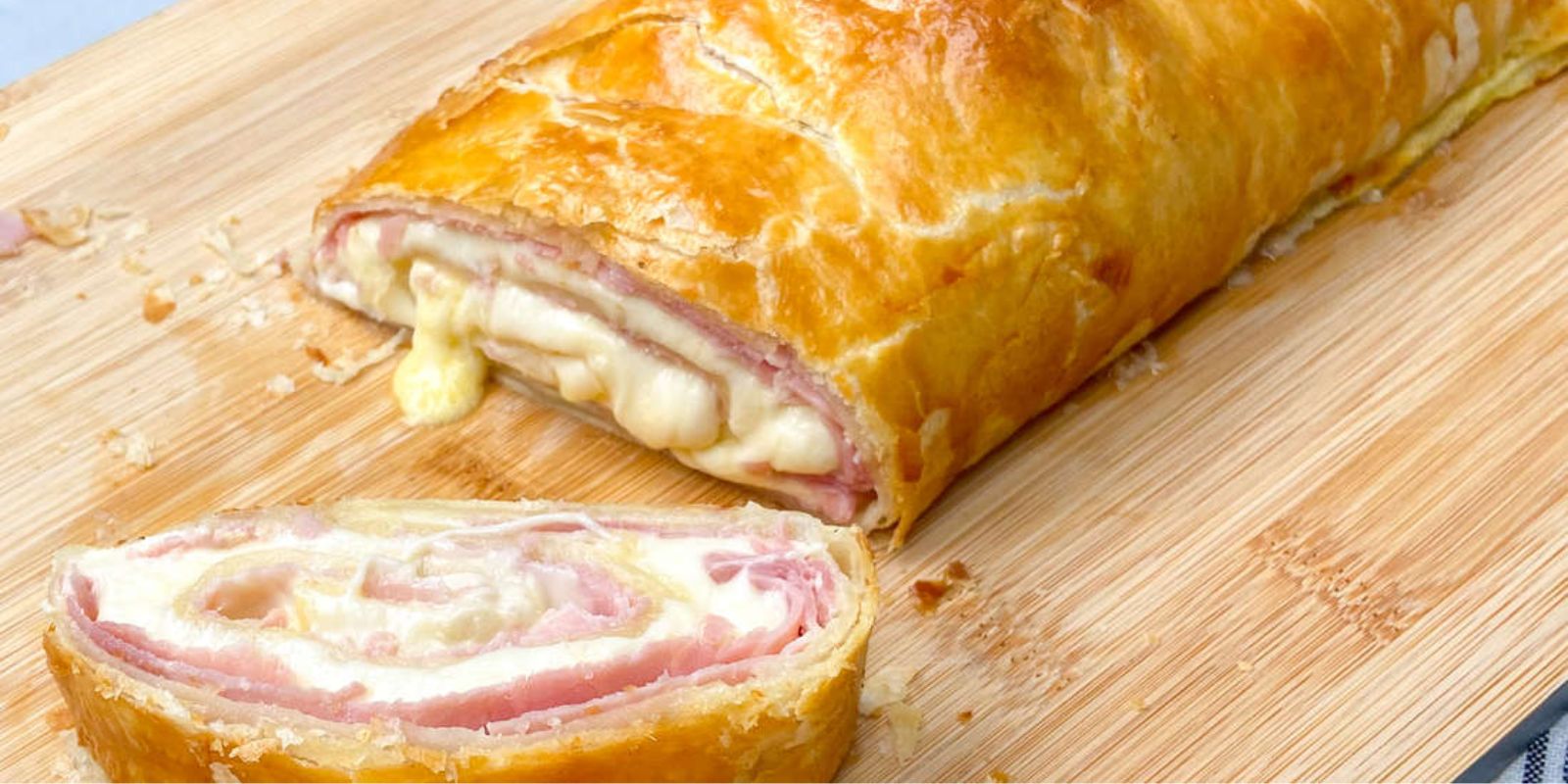 Blätterteig Strudel mit Schinken und Käse