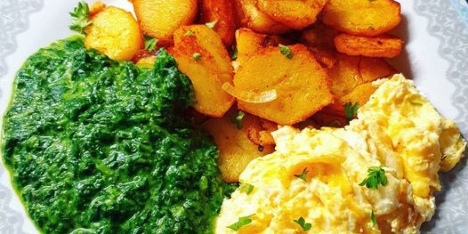 Bratkartoffeln mit Spinat und Rührei
