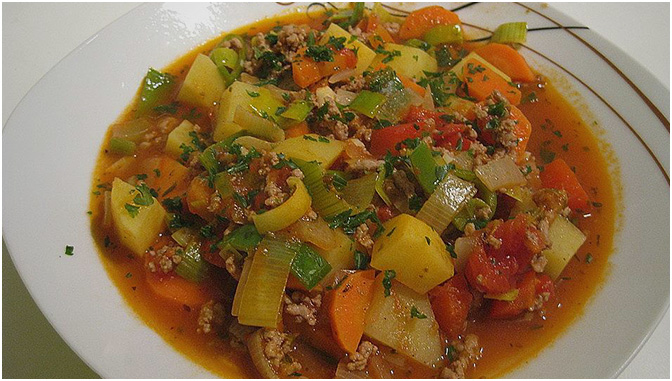 Bunter Hackfleisch-Gemüse-Eintopf