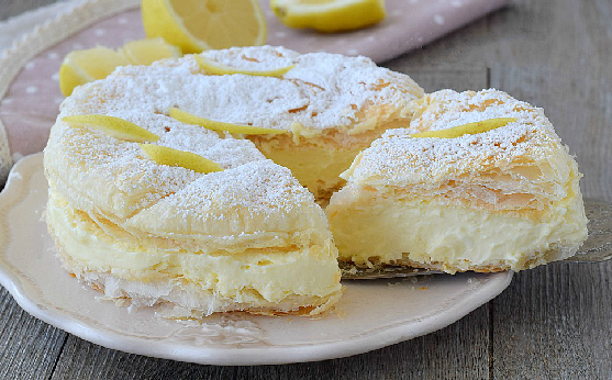 CREMESCHNITTEN GEFÜLLT MIT VANILLE