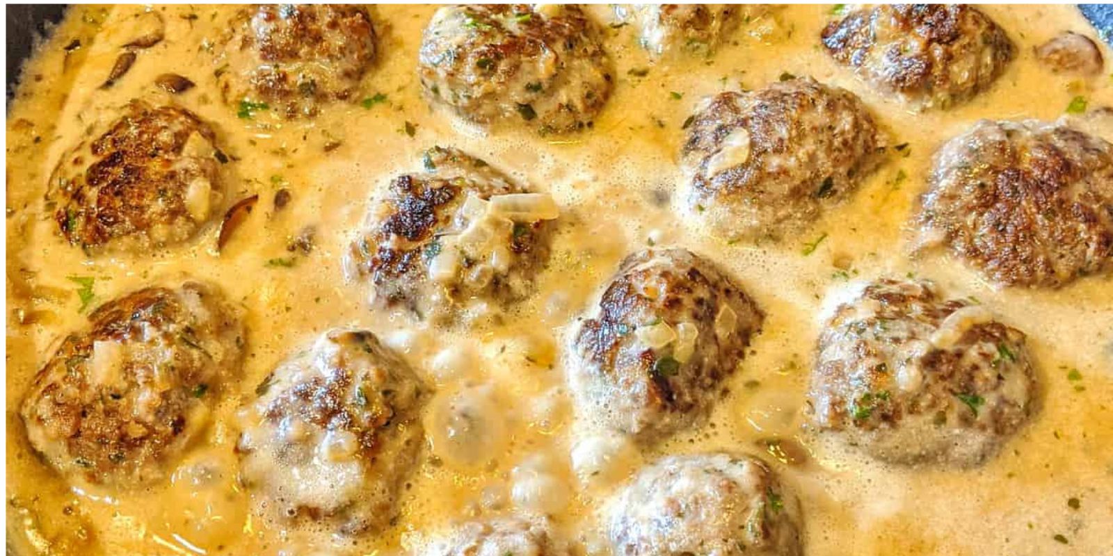 Champignon-Hackbällchen in Rahmsoße