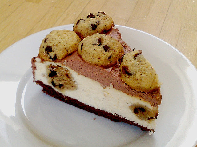 Chocolate Chip Cookie Dough Cheesecake