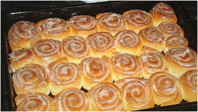Cinnamon Rolls with Cream Cheese Frosting