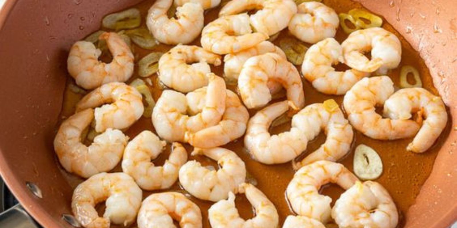 Cremige Garnelen-Nudeln mit hausgemachter Alfredo-Sauce: Ein Köstliches Rezept für Genießer