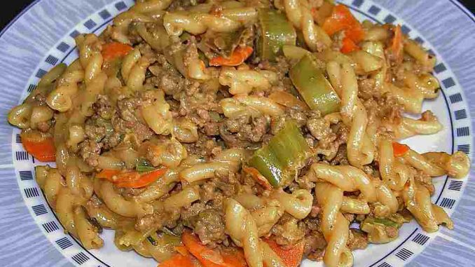 Curryrahm Nudeln mit Hackfleisch