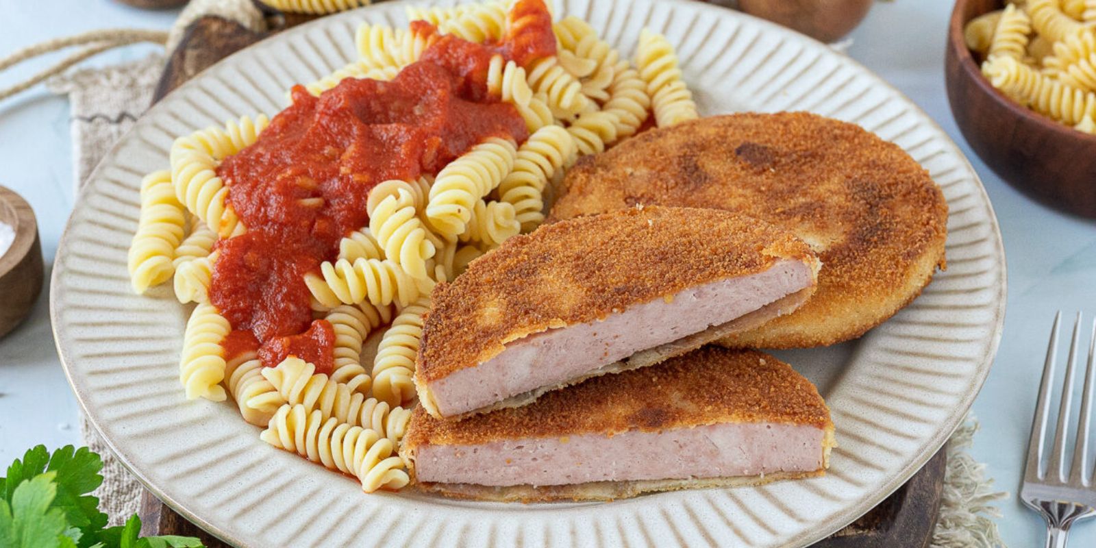 DDR Makkaroni mit Tomatensoße und Jägerschnitzel