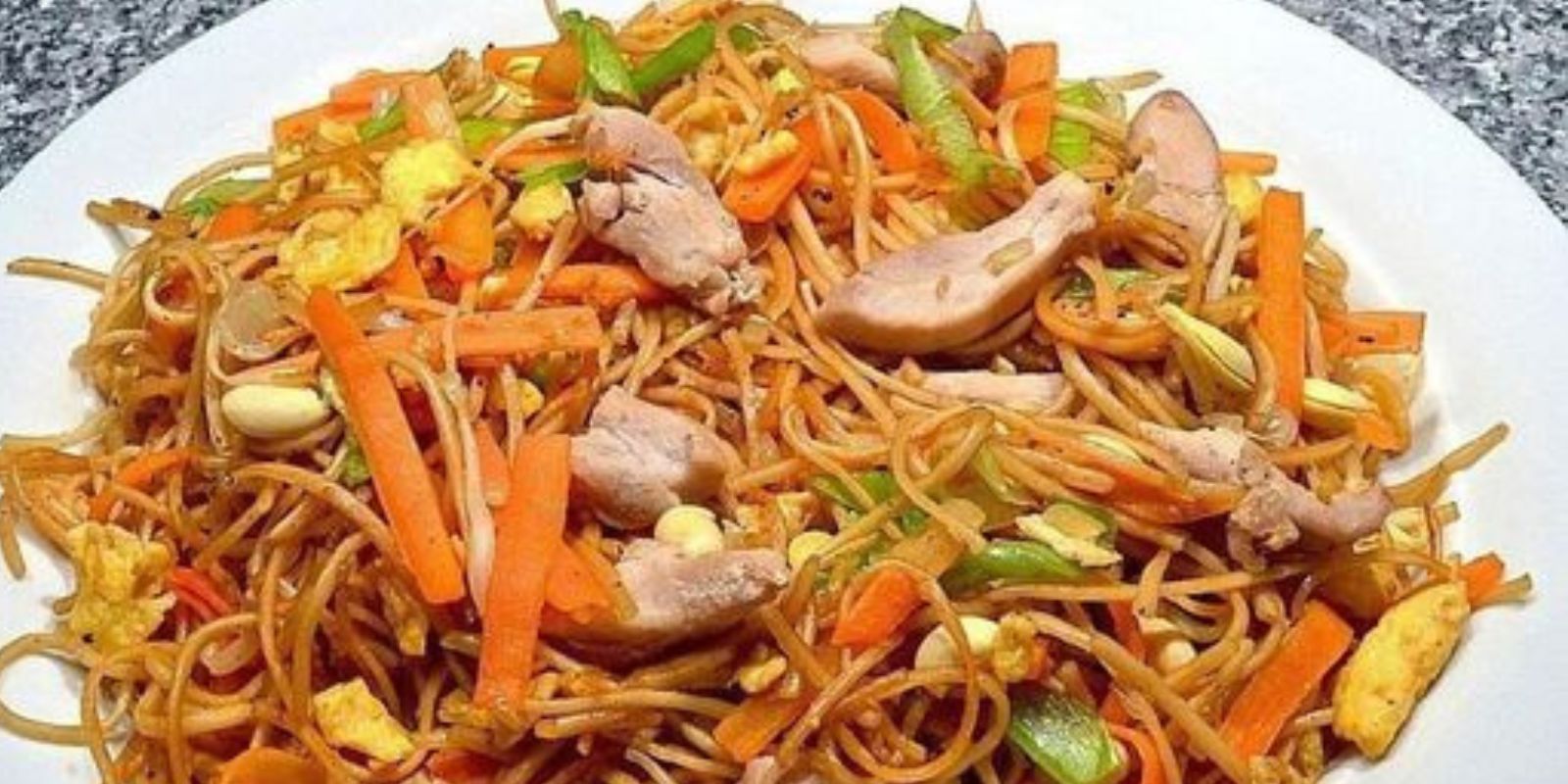 Das konnte ich täglich essen! – Gebratene Nudeln wie vom Asiaten in wenigen Minuten