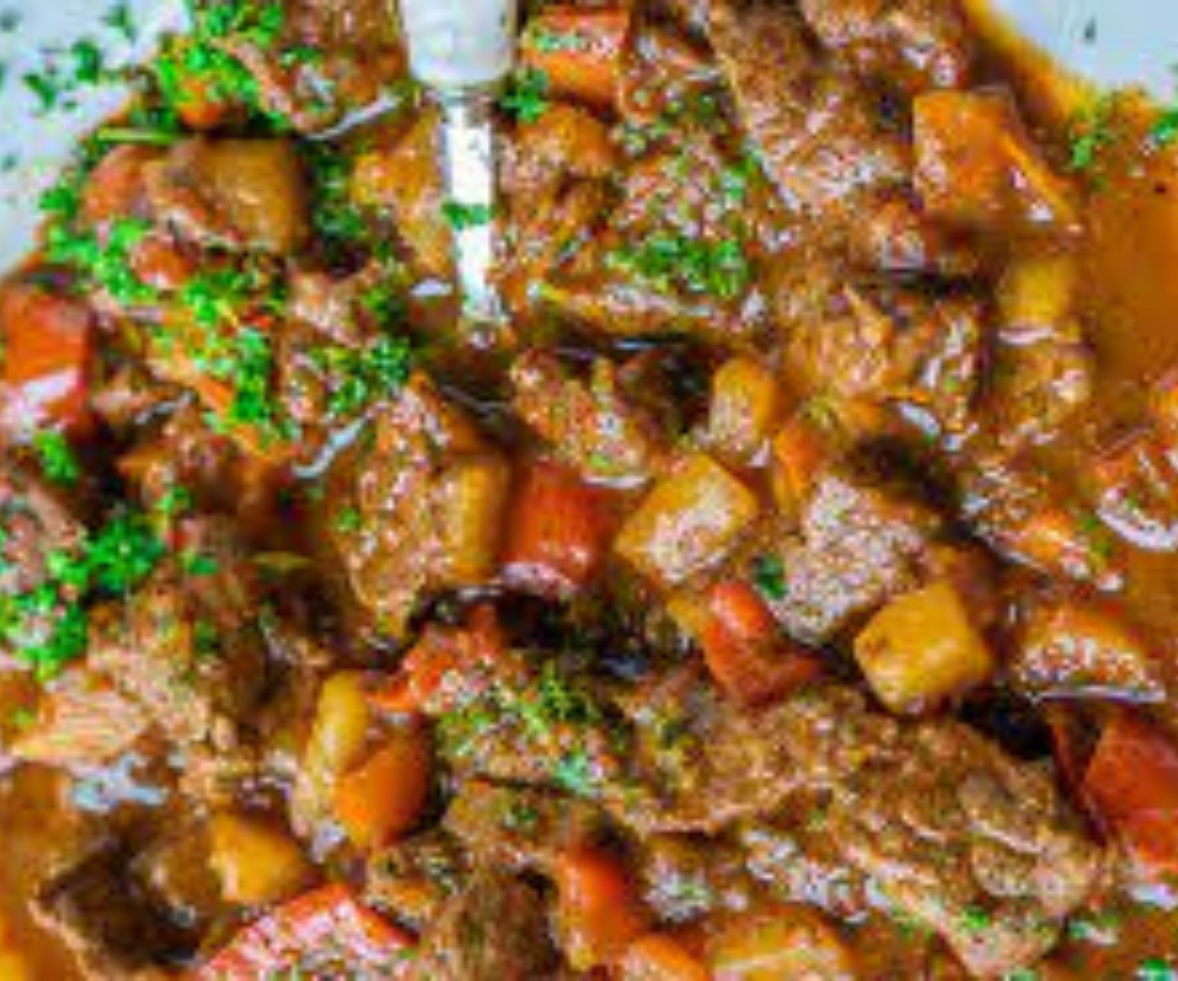 Deftige Gulaschsuppe: Ein Klassiker der herzhaften Küche