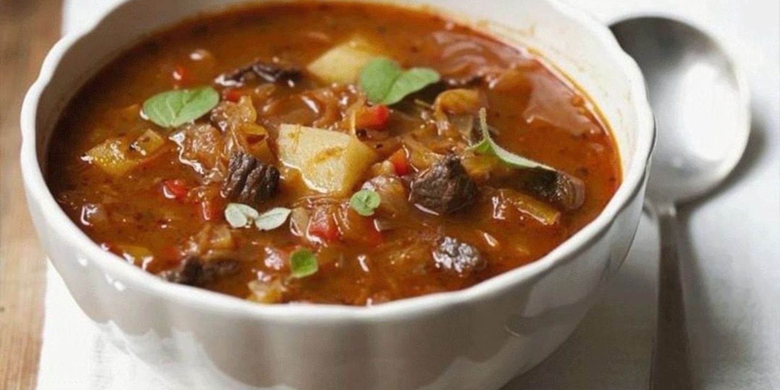 Deftige Gulaschsuppe – Ein Wohlfühlessen für Genießer