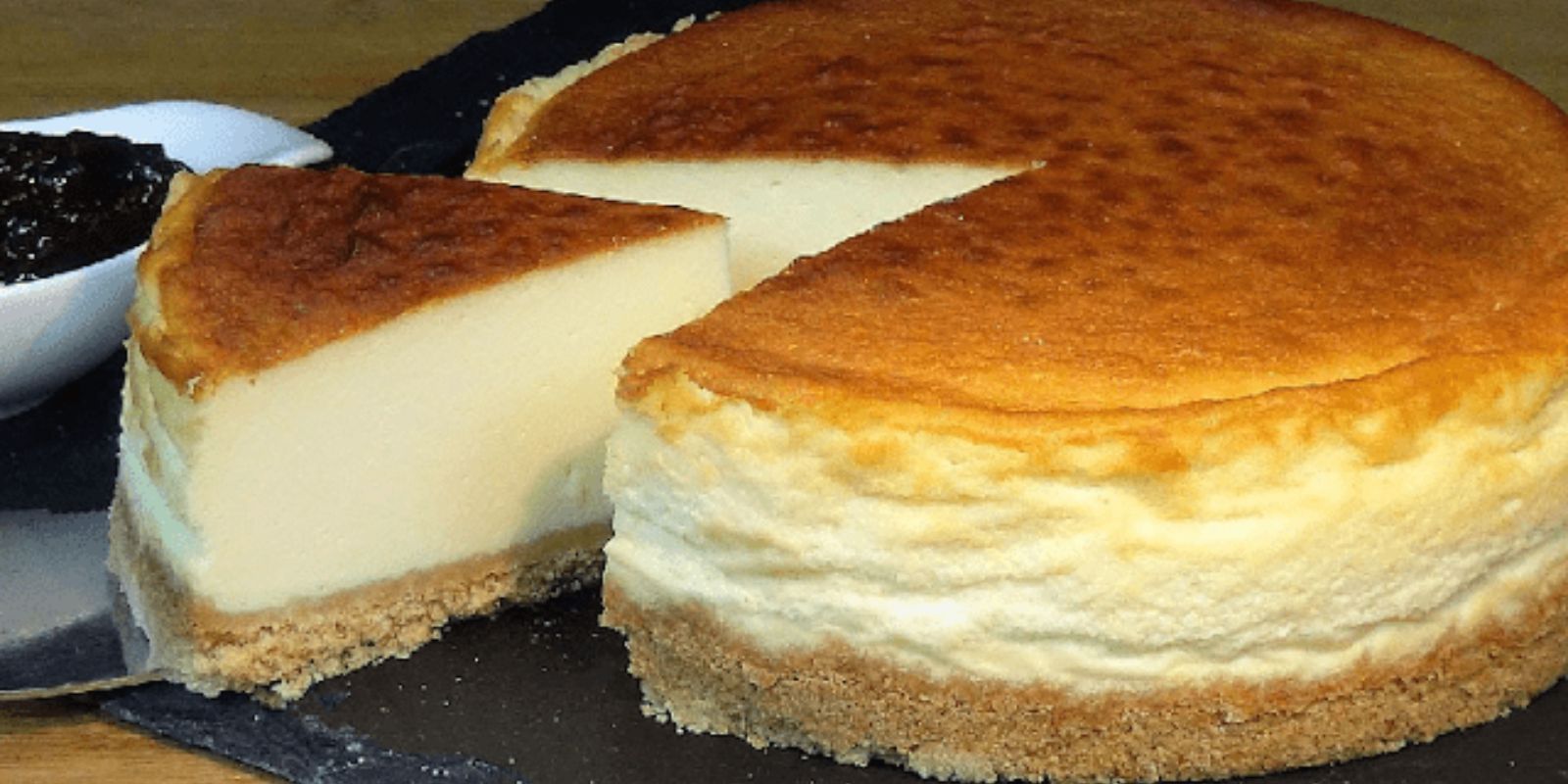 Der cremige Käsekuchen zergeht auf der Zunge und passt zu jeder Jahreszeit – Blitz Käsekuchen mit 3 Min. Zubereitung