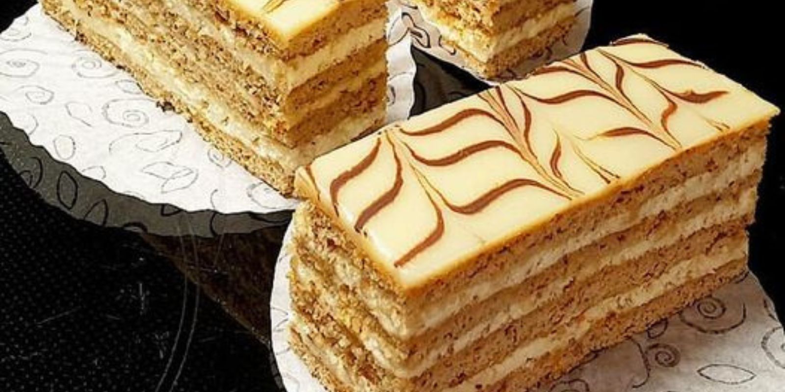 Die Esterházy Schnitten nach Mamas Rezept, schmeckt einfach wunderbar!