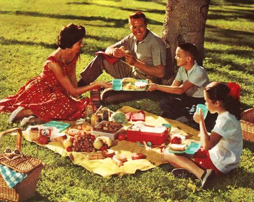 Pin by Lindsey Blondin on Family photos | Picnic, Vintage picnic, Vintage  illustration