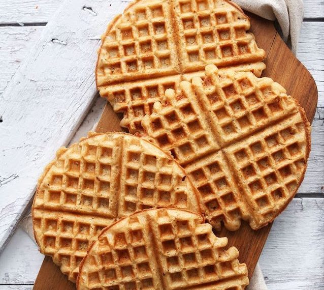 Die saftigsten Waffeln machst du aus Quark und Mineralwasser