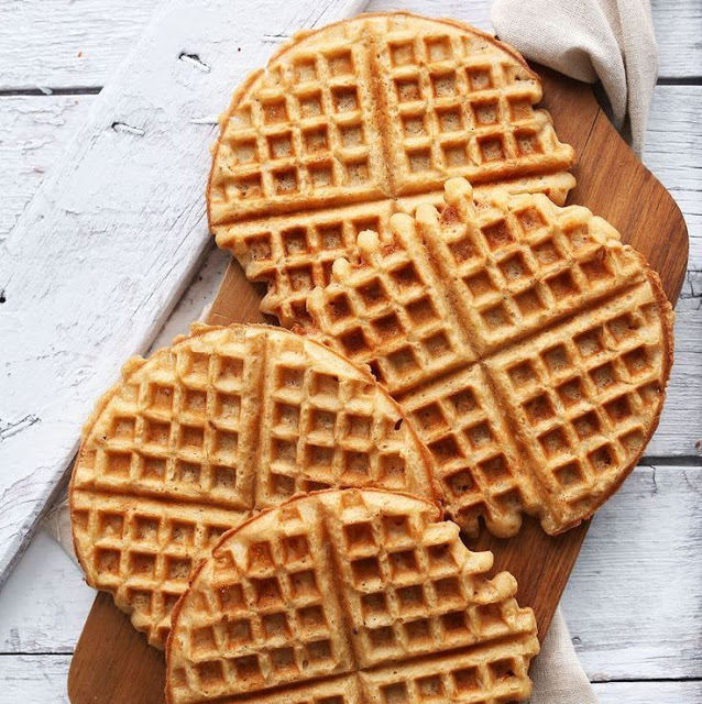 Die saftigsten Waffeln machst du aus Quark und Mineralwasser