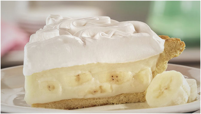 Diese cremige, sanfte Bananentorte ist SO lecker und in wenigen Augenblicken schon fertig!