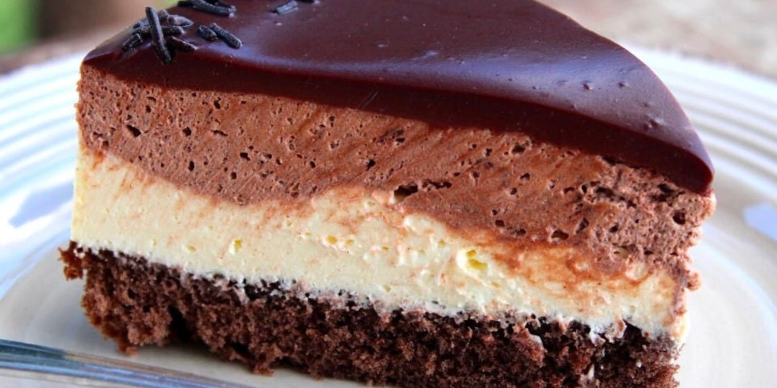 Drei Schichten: das cremige und köstliche Dessert