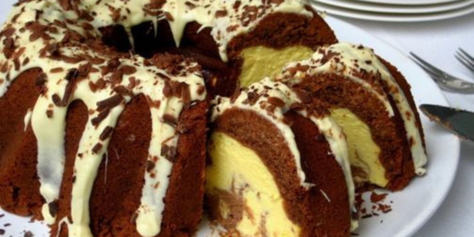 Ein himmlischer Genuss – Stracciatella-Kirsch-Torte mit Schokobiskuit und Sahnecreme