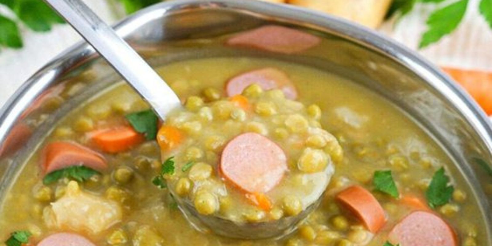 Erbseneintopf nach Bundeswehrrezept: Herzhafter Genuss in der Feldküche