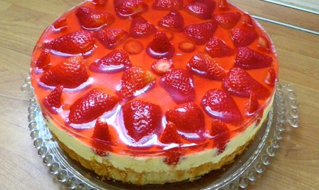 Erdbeerkuchen mit Vanillepudding