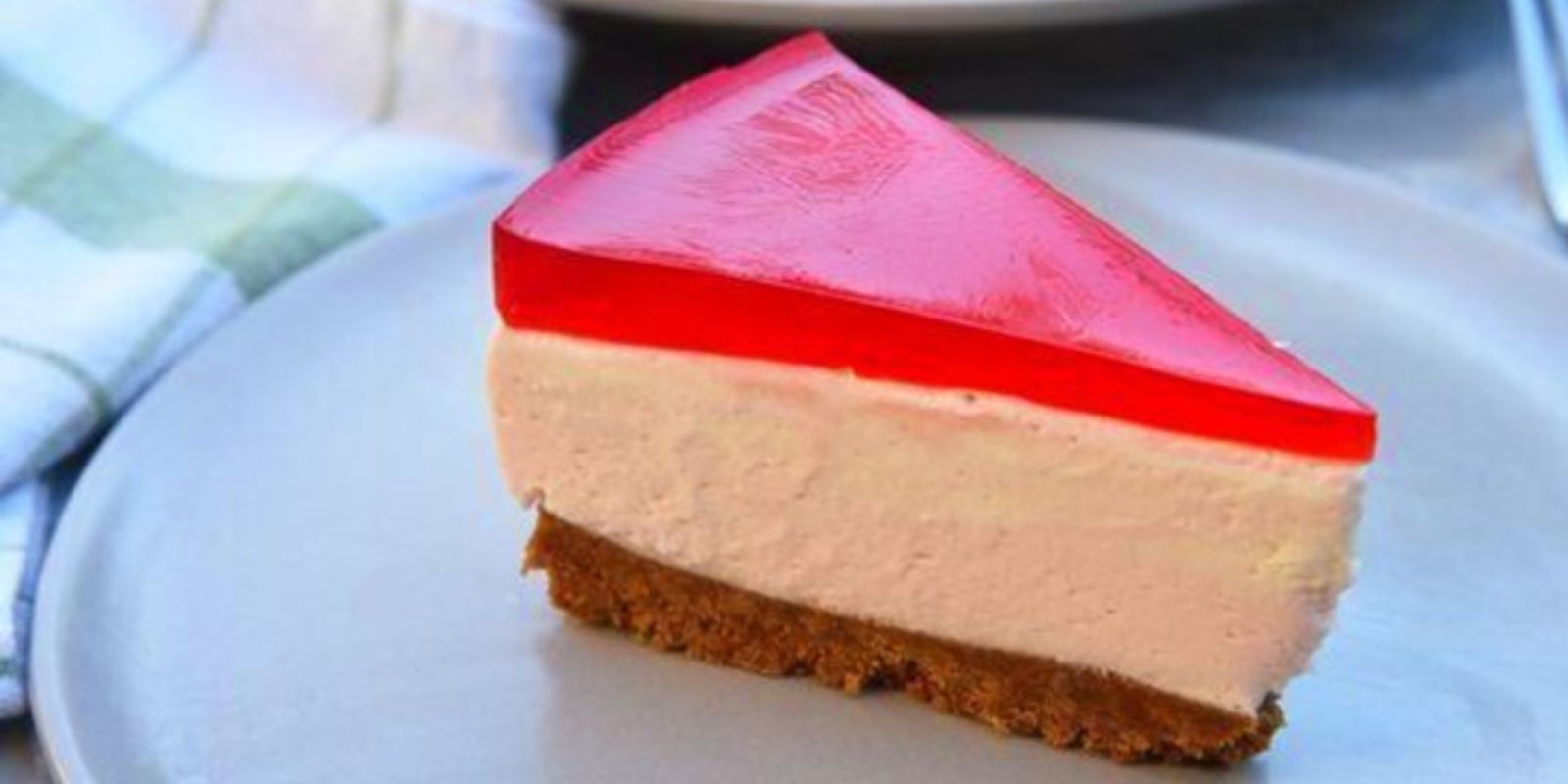 Erdbeermousse Torte: Ein Frühlingshafter Genuss für die Sinne