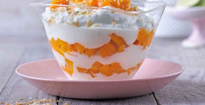 Erfrischender Limettenquark mit Kokos und Mango