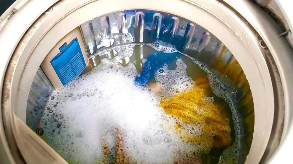 Essig ist der Trick für weichere Handtücher, weißere Wäsche und bessere Waschergebnisse