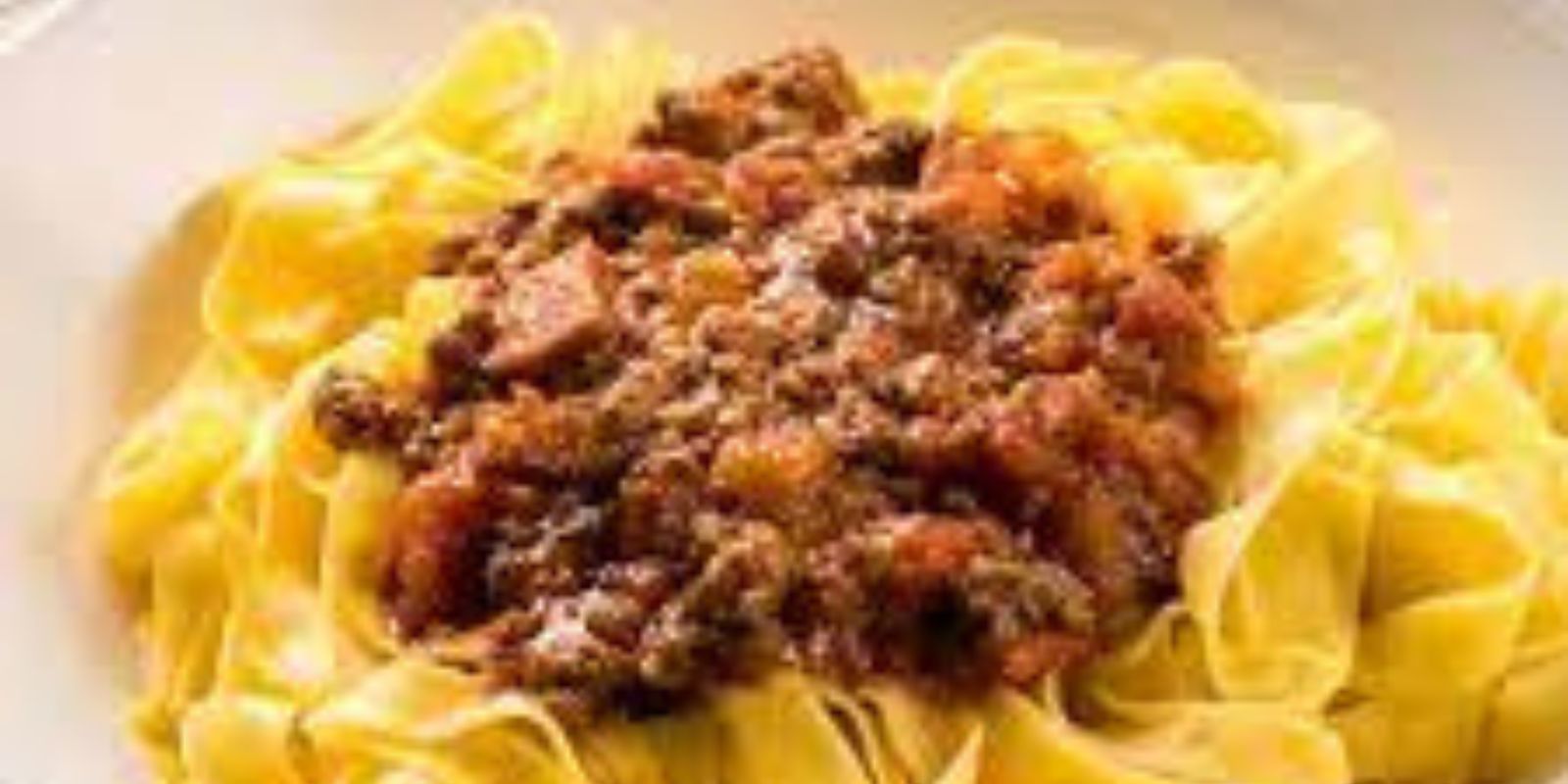 Fantastische Sauce Bolognese – Ein Genuss, der am nächsten Tag noch besser schmeckt!