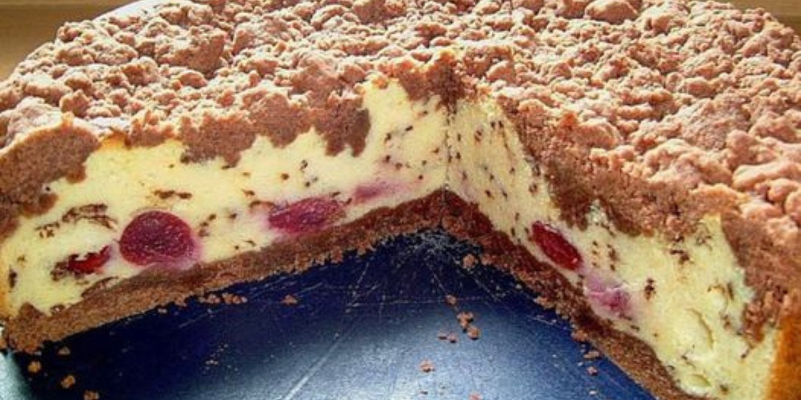 Fantastischer Quark Streuselkuchen mit Vanille Kirschfüllung