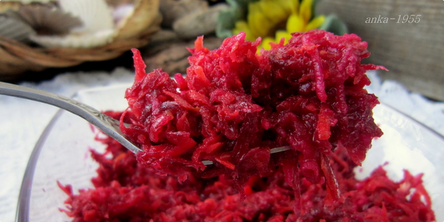 Fettfressender Gemüsesalat, der den Stoffwechsel anregt und mit der Figur Wunder macht