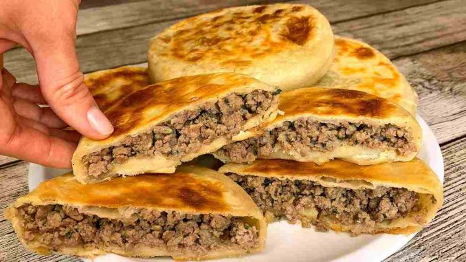 Fladen gefüllt mit Hackfleisch zum Sattessen!