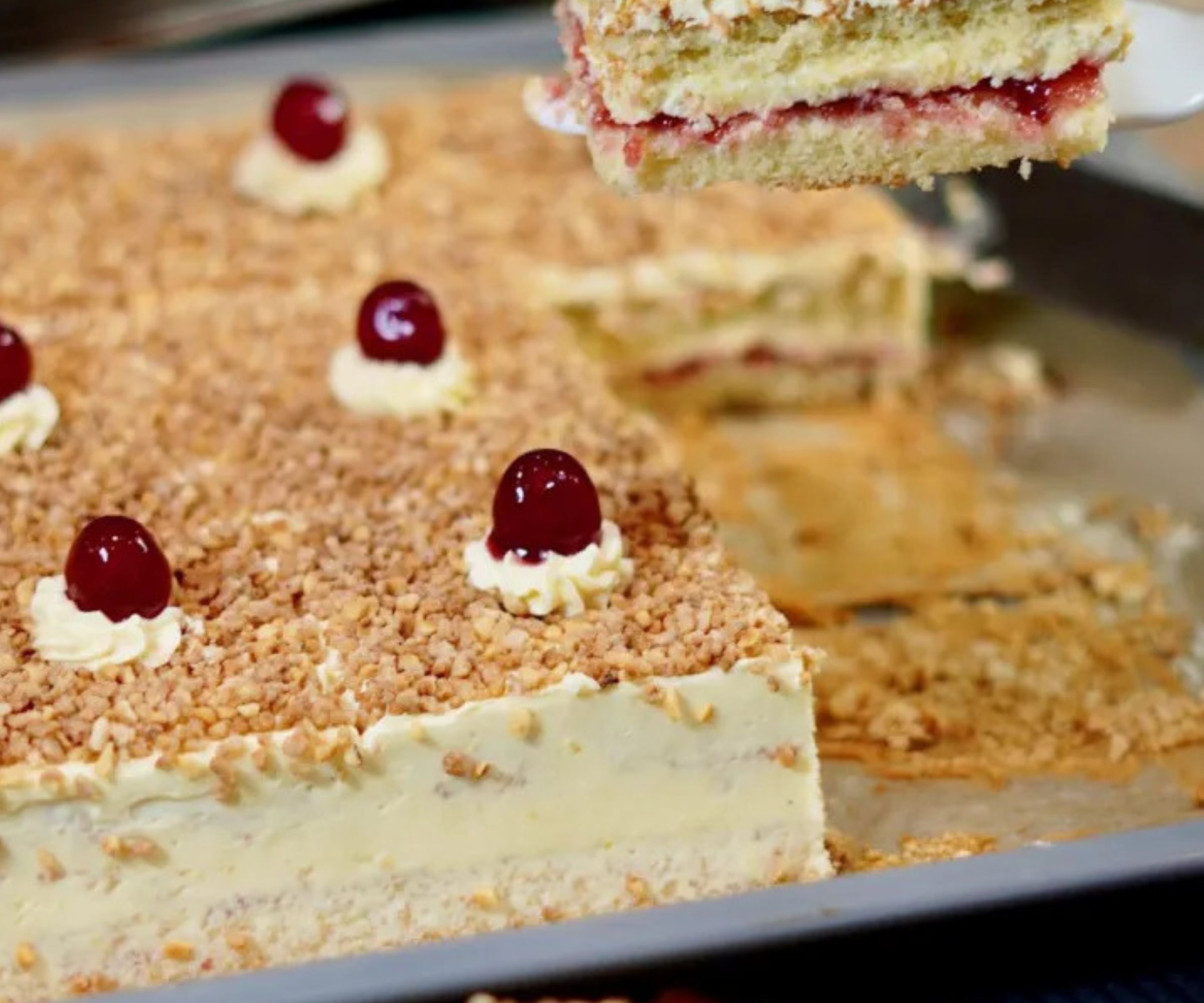 Frankfurter Kranz Schnitten: Ein Klassiker der Deutschen Konditorei-Kunst