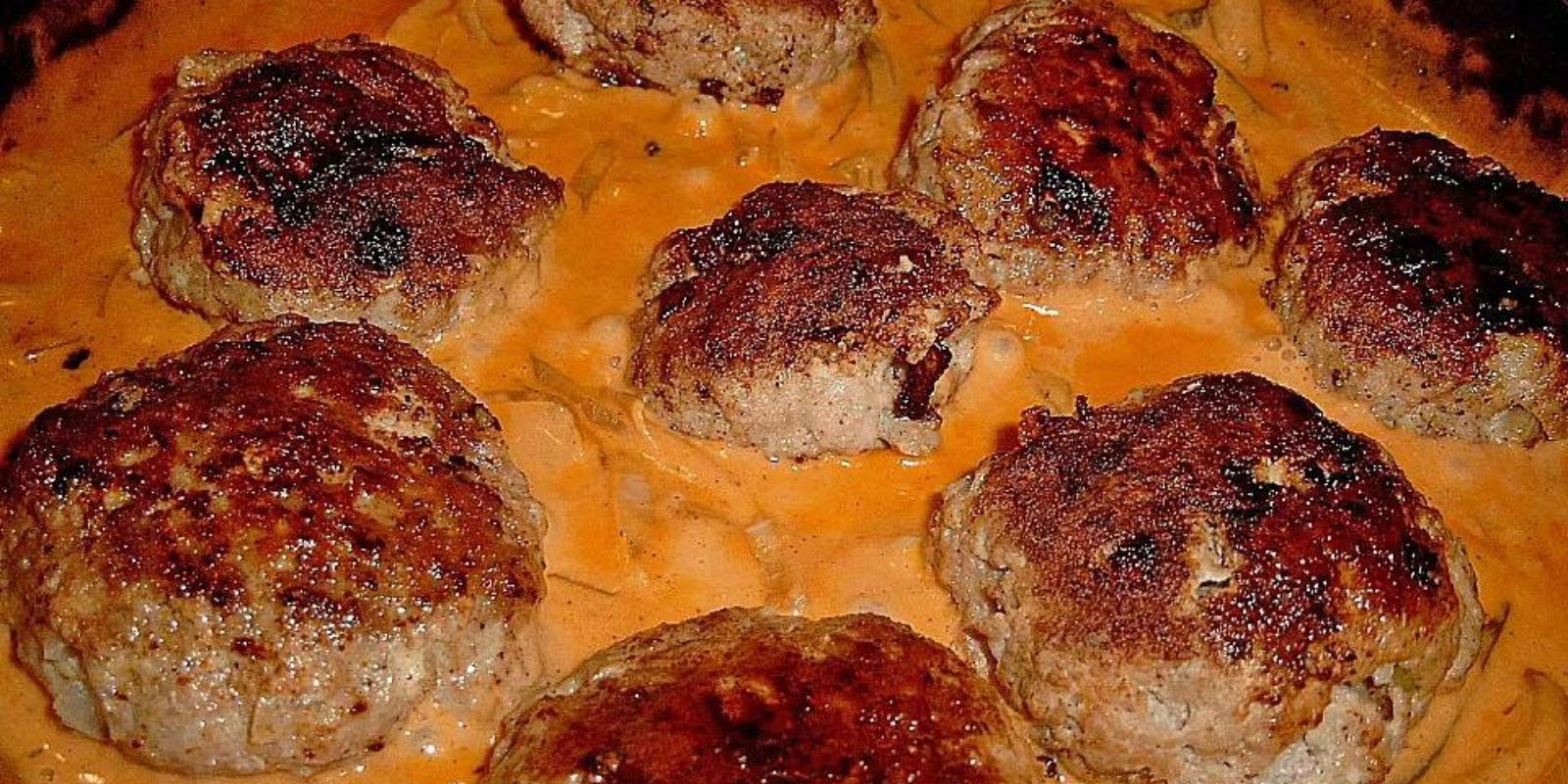 Frikadellen mit Sauce